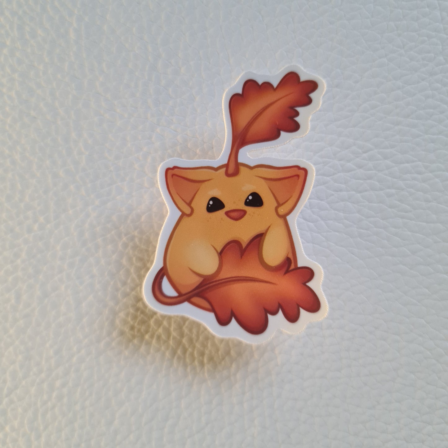 Bloob Katze Sticker - orange/gelbes Blatt